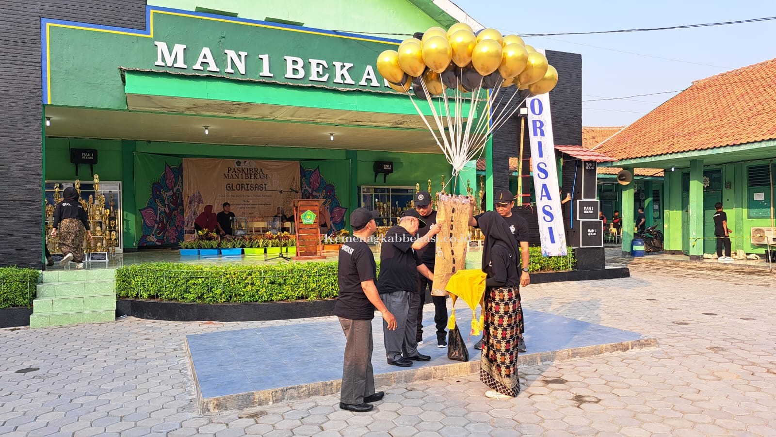 Tumbuhkan karakter Disiplin, Paskibra MAN 1 Bekasi gelar Glorisasi