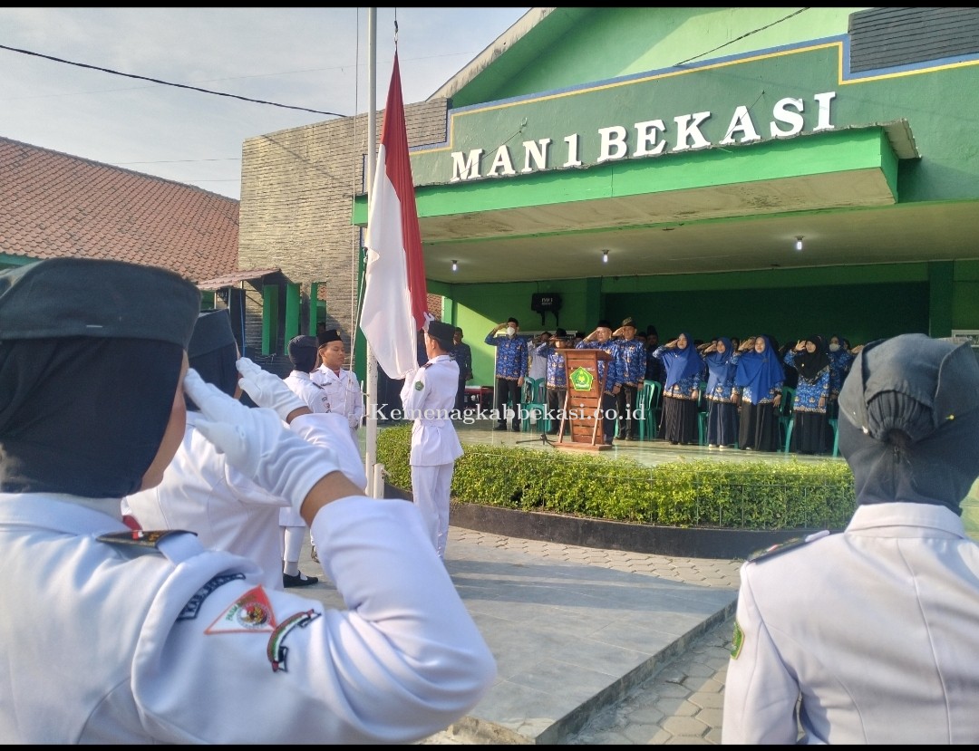 Semangat Kemerdekaan: MAN 1 Bekasi Menggelar Upacara Bendera dan Musikalisasi Puisi dalam Peringatan HUT ke-78 RI