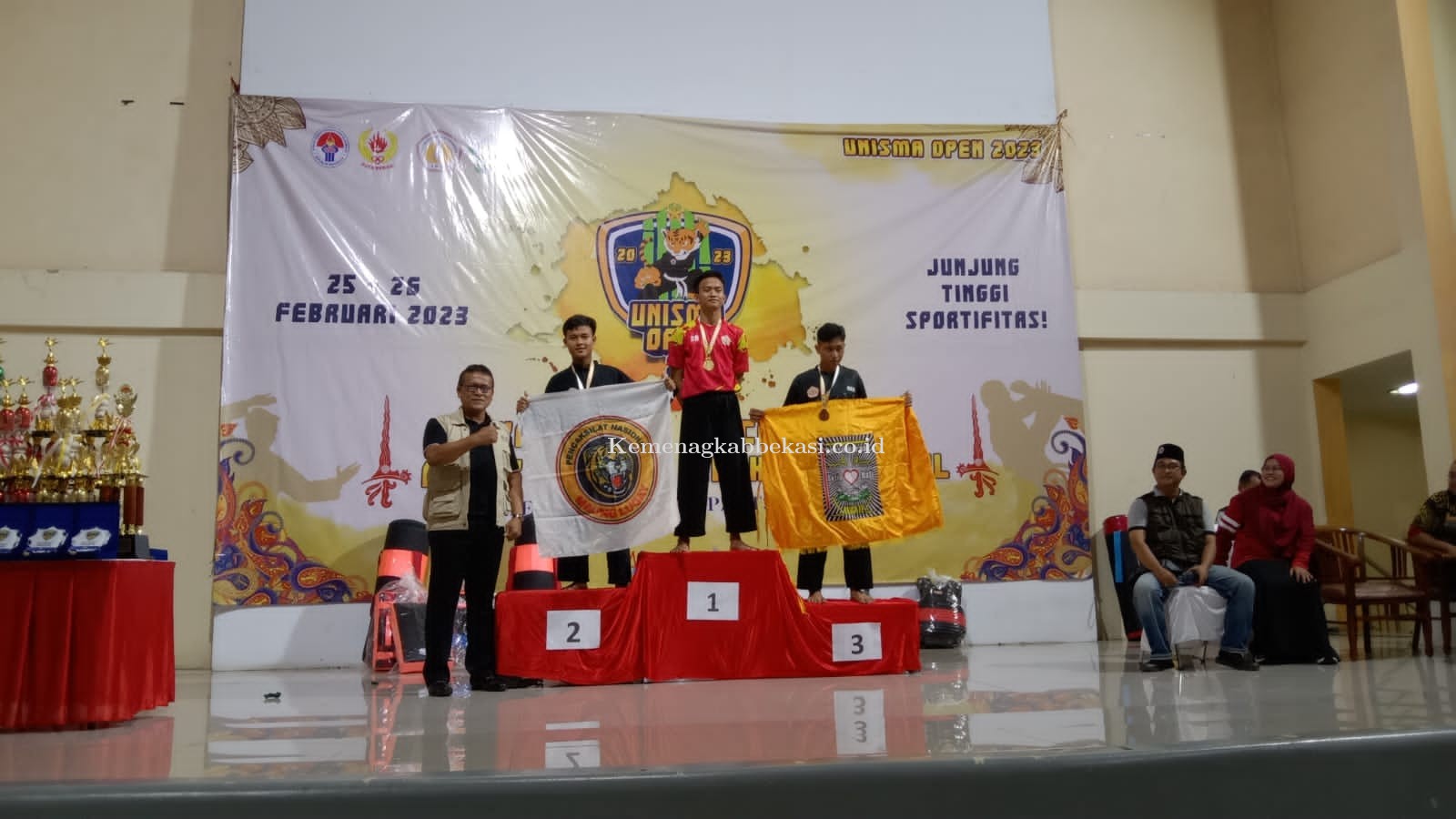 Mencetak Prestasi, Ekstrakurikuler Pencak silat MAN 1 Bekasi berhasil mengantongi tiga Medali.